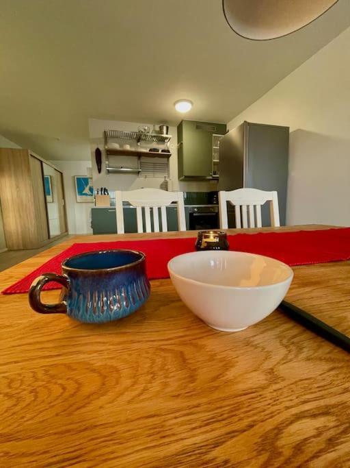 Newly Built Bright Apartment, Close To Everything If You Want To Visit Stockholm, You Will Find The Perfect Accommodation Here! Ferry Line 80 Makes It Very Convenient And Easy To Get To The City Center Nacka Exterior foto