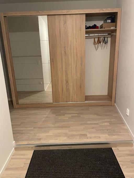 Newly Built Bright Apartment, Close To Everything If You Want To Visit Stockholm, You Will Find The Perfect Accommodation Here! Ferry Line 80 Makes It Very Convenient And Easy To Get To The City Center Nacka Exterior foto