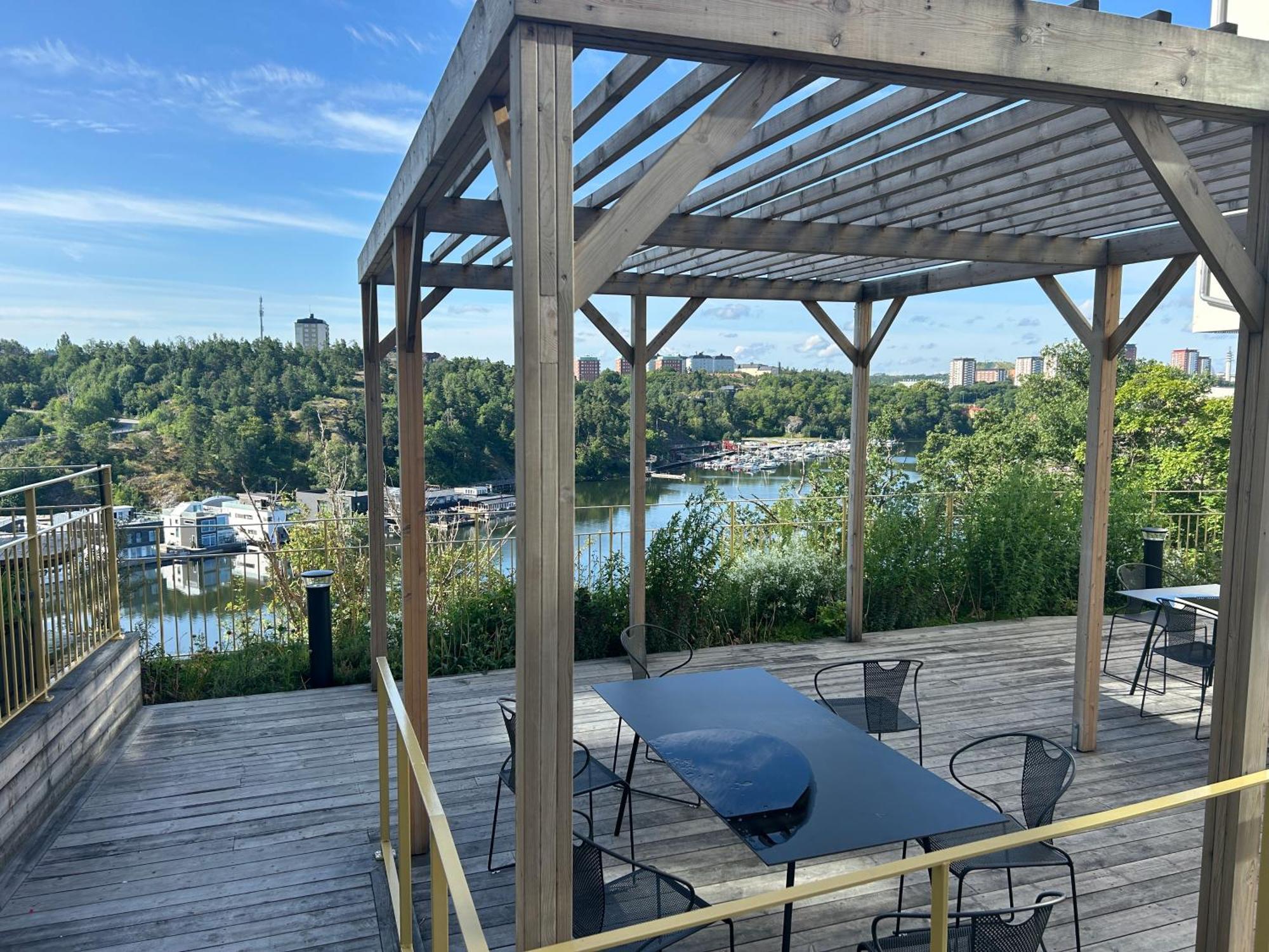 Newly Built Bright Apartment, Close To Everything If You Want To Visit Stockholm, You Will Find The Perfect Accommodation Here! Ferry Line 80 Makes It Very Convenient And Easy To Get To The City Center Nacka Exterior foto